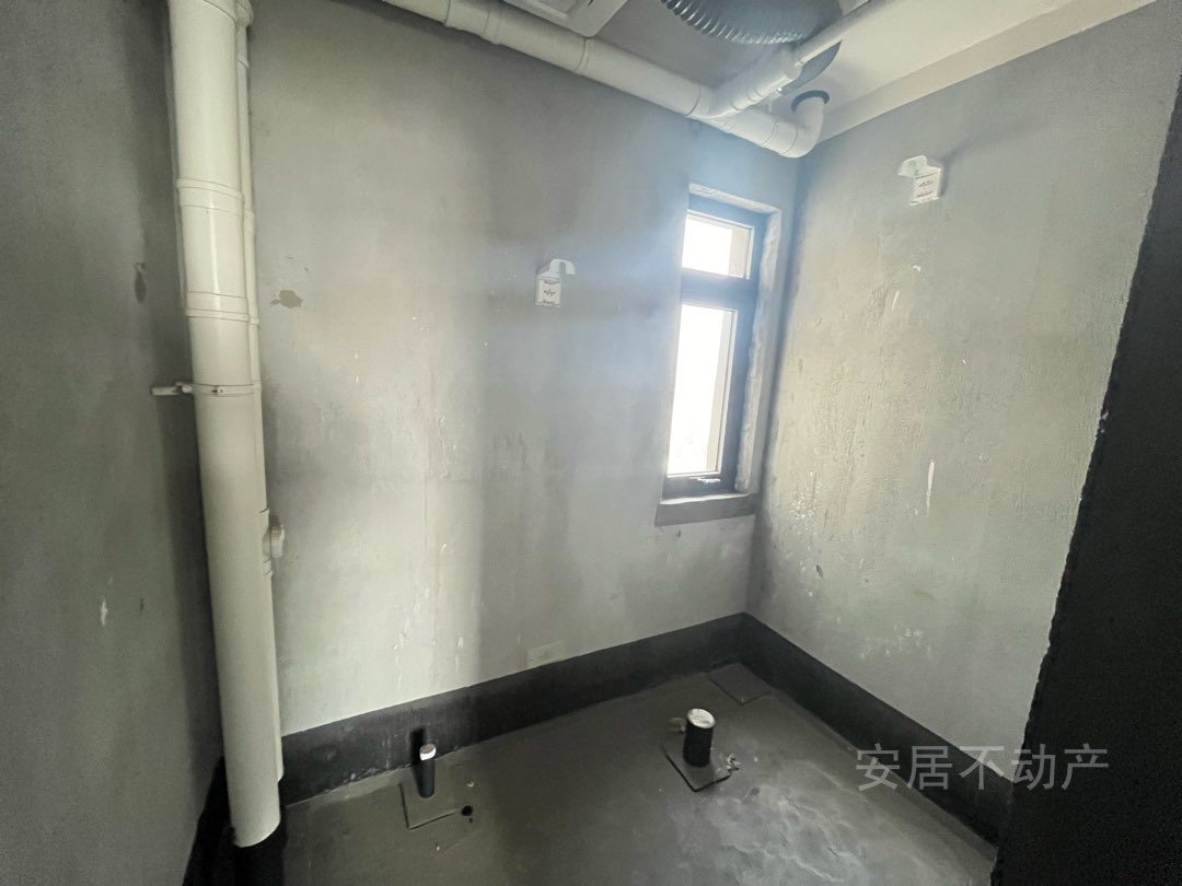 建业公园里,公园里毛坯大四室白菜价10