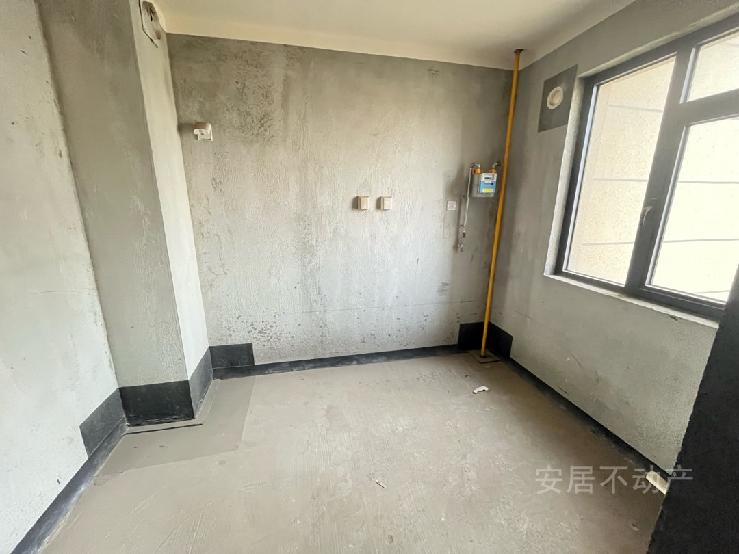 建业公园里,公园里毛坯大四室白菜价3