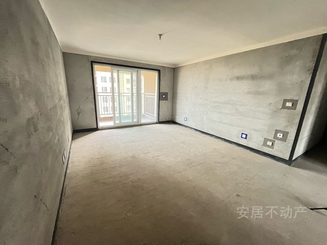 建业公园里,公园里毛坯大四室白菜价1