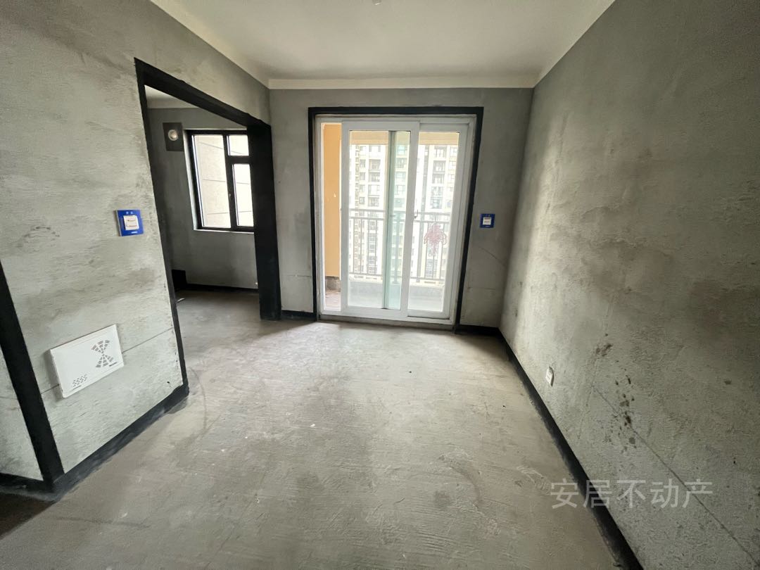 建业公园里,公园里毛坯大四室白菜价2