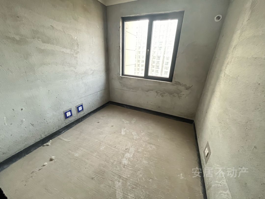 建业公园里,公园里毛坯大四室白菜价7