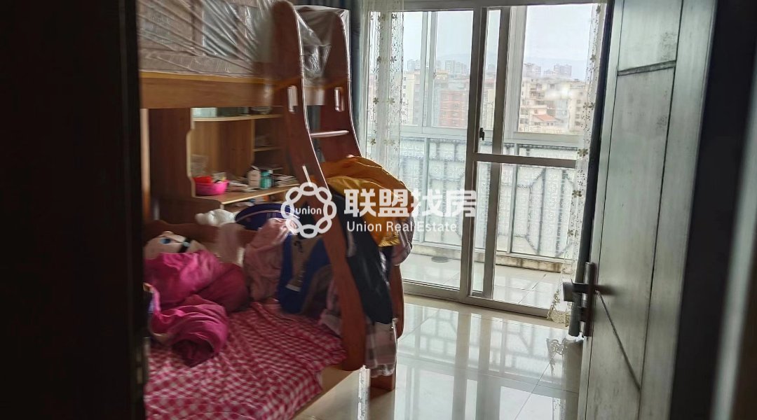 湖畔人家,东湖公园,湖畔人家!带露台。临近东湖公园!环境舒适!!6