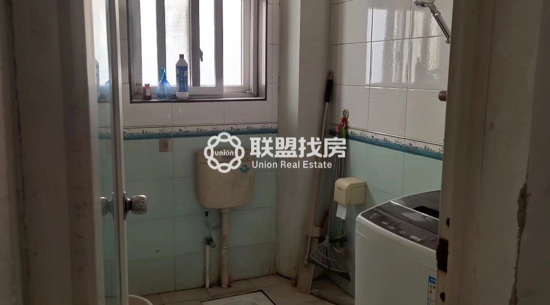 湖畔人家,东湖公园,湖畔人家!带露台。临近东湖公园!环境舒适!!8