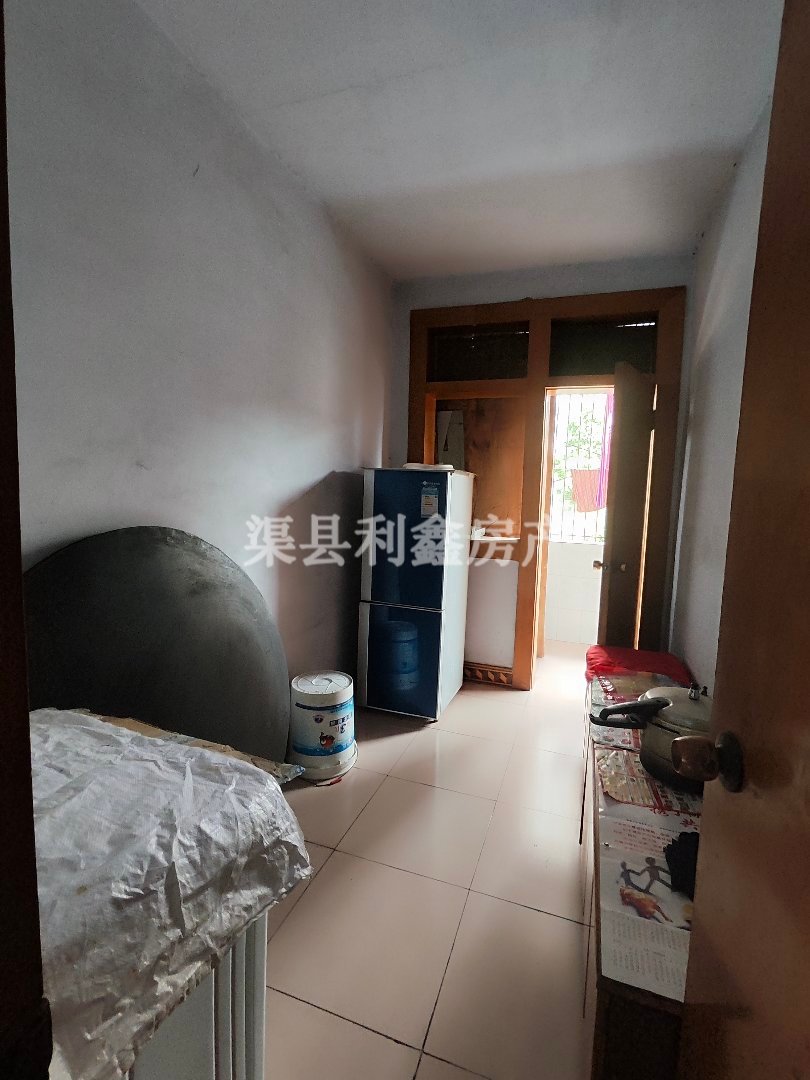 玉泉楼,经典3室2厅2卫1阳台户全明普通两证齐全2