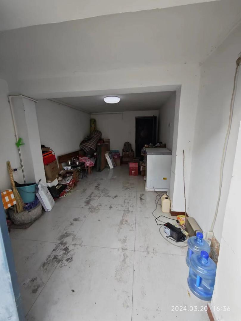 祥泰花园北区,精装修,带朝南大车库已装修,满五年一套房5