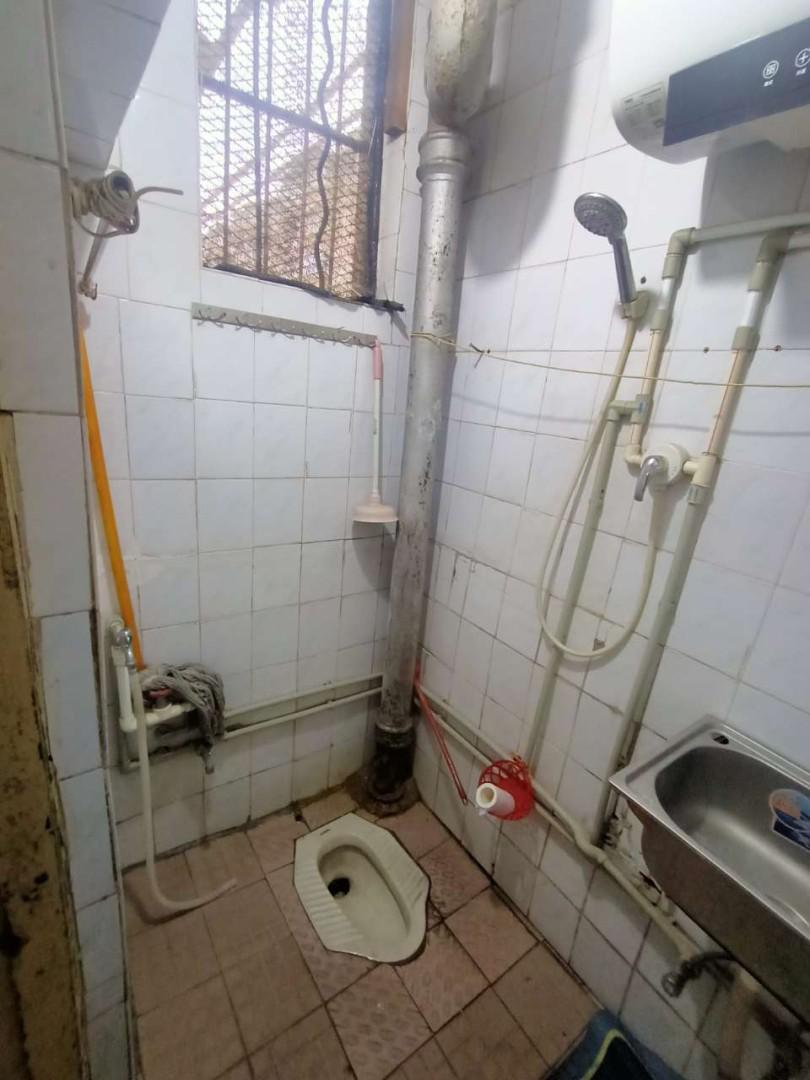 105街坊,105街坊 两室一厅,1楼带30㎡院子,空置 有钥匙12