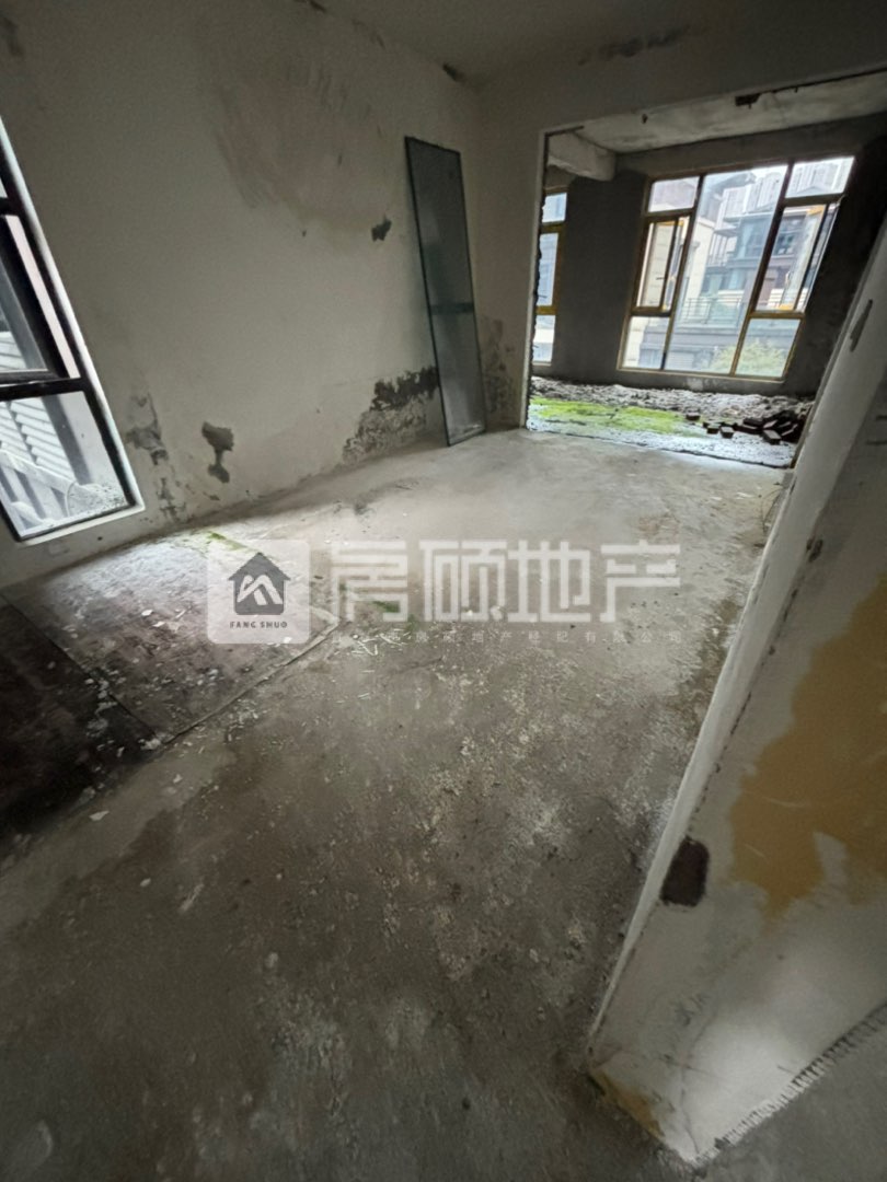 港中旅公元,送地下室港中旅别墅420平米5房2厅售790万4