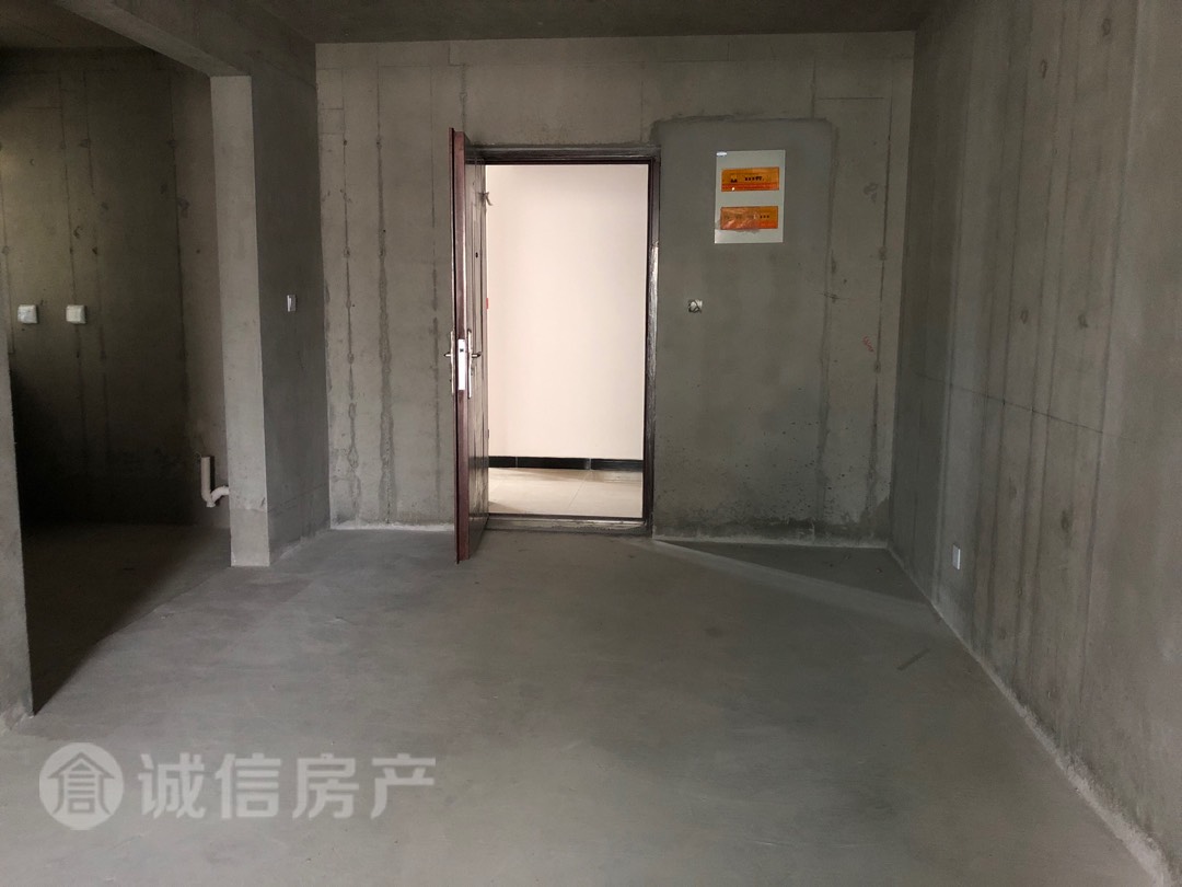 河景花园安置区,楼层好,房东急售,价格可谈7