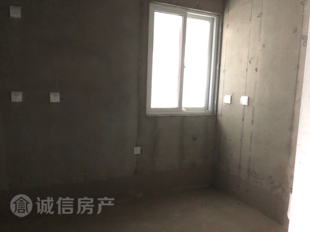 河景花园安置区,楼层好,房东急售,价格可谈6