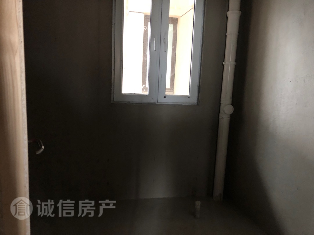 河景花园安置区,楼层好,房东急售,价格可谈5
