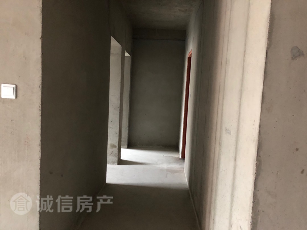 河景花园安置区,楼层好,房东急售,价格可谈3