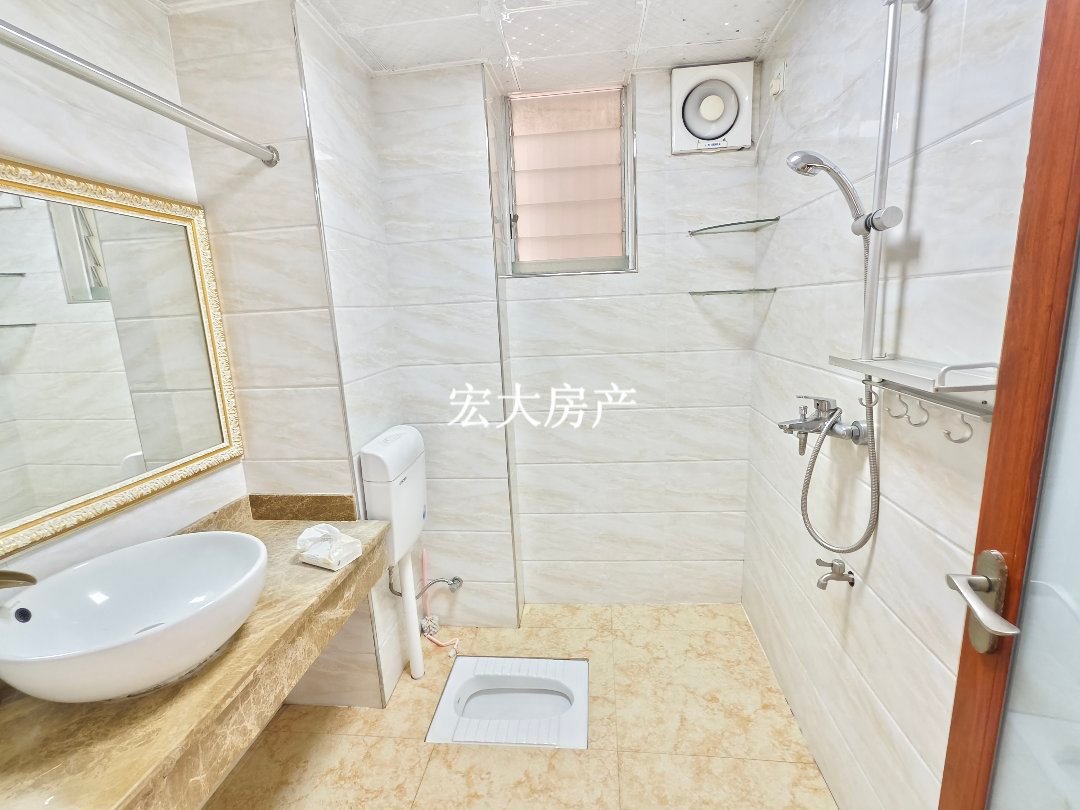顺景花园,顺景花园.大平层.159.15㎡4室2厅2卫精装.配送储物间3