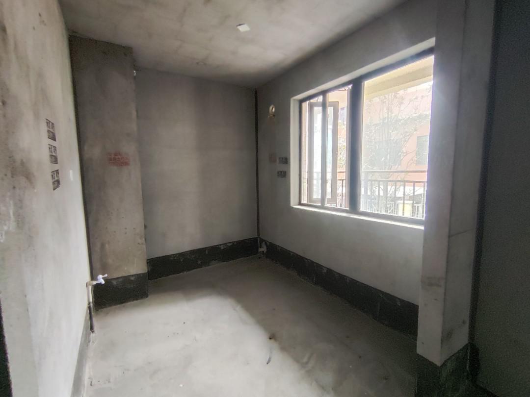 碧桂园黄金时代,碧桂园黄金时代地铁精装4室2厅2卫2阳台,交通便利,设施齐全9
