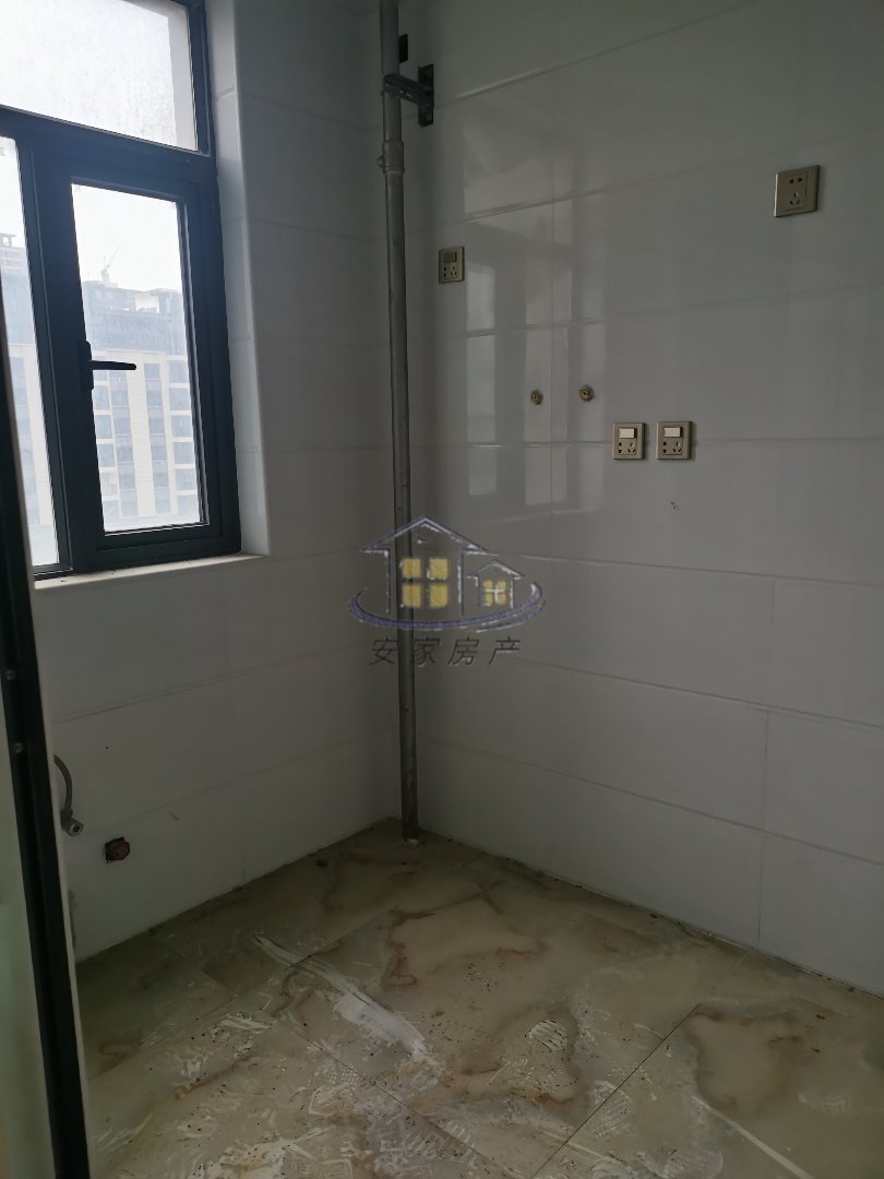 宝城公馆二期,宝城公馆二期地铁精装3室2厅2卫1阳台,交通便利,设施齐全2