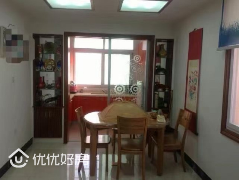 秀川花苑,房东急售,东边户,房子保持的很好,带超长阳台,2