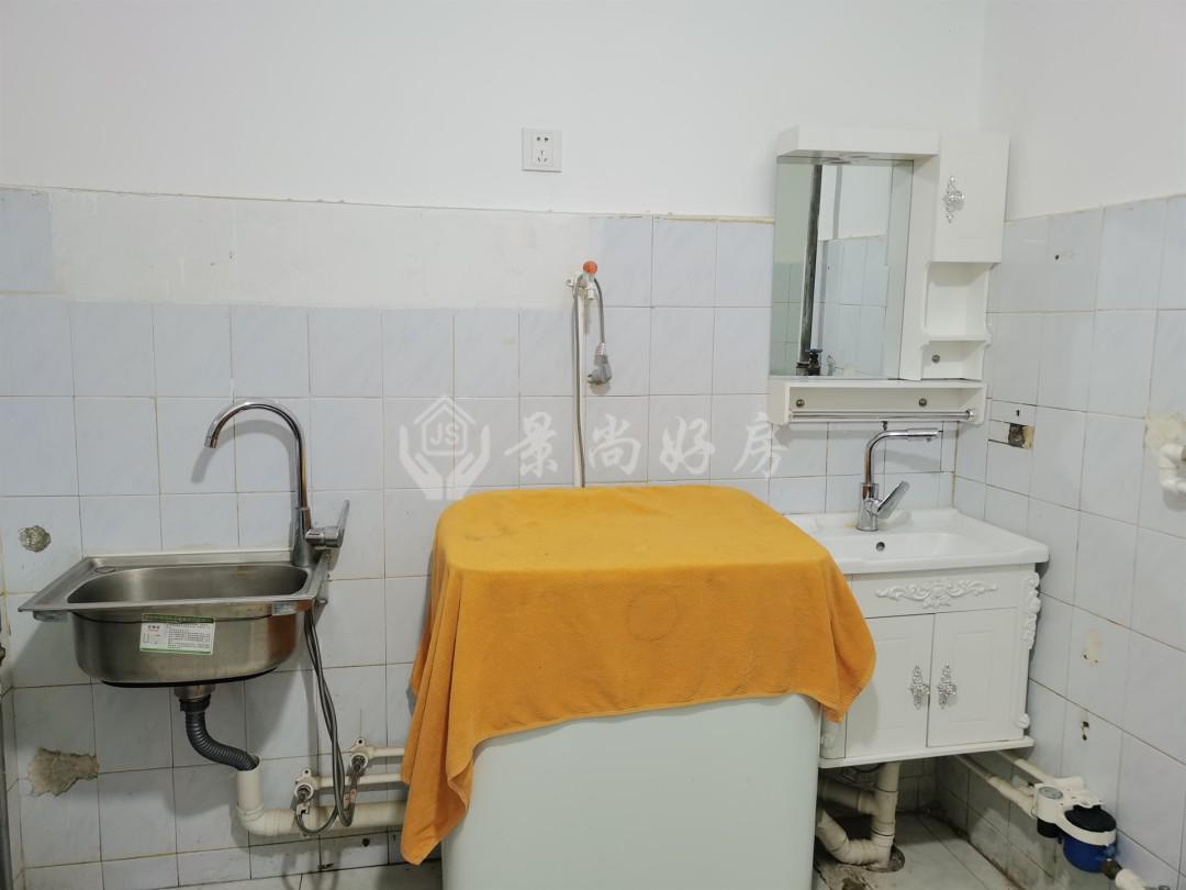 兰新小区,兰新小区二楼1室1厅房屋出售4