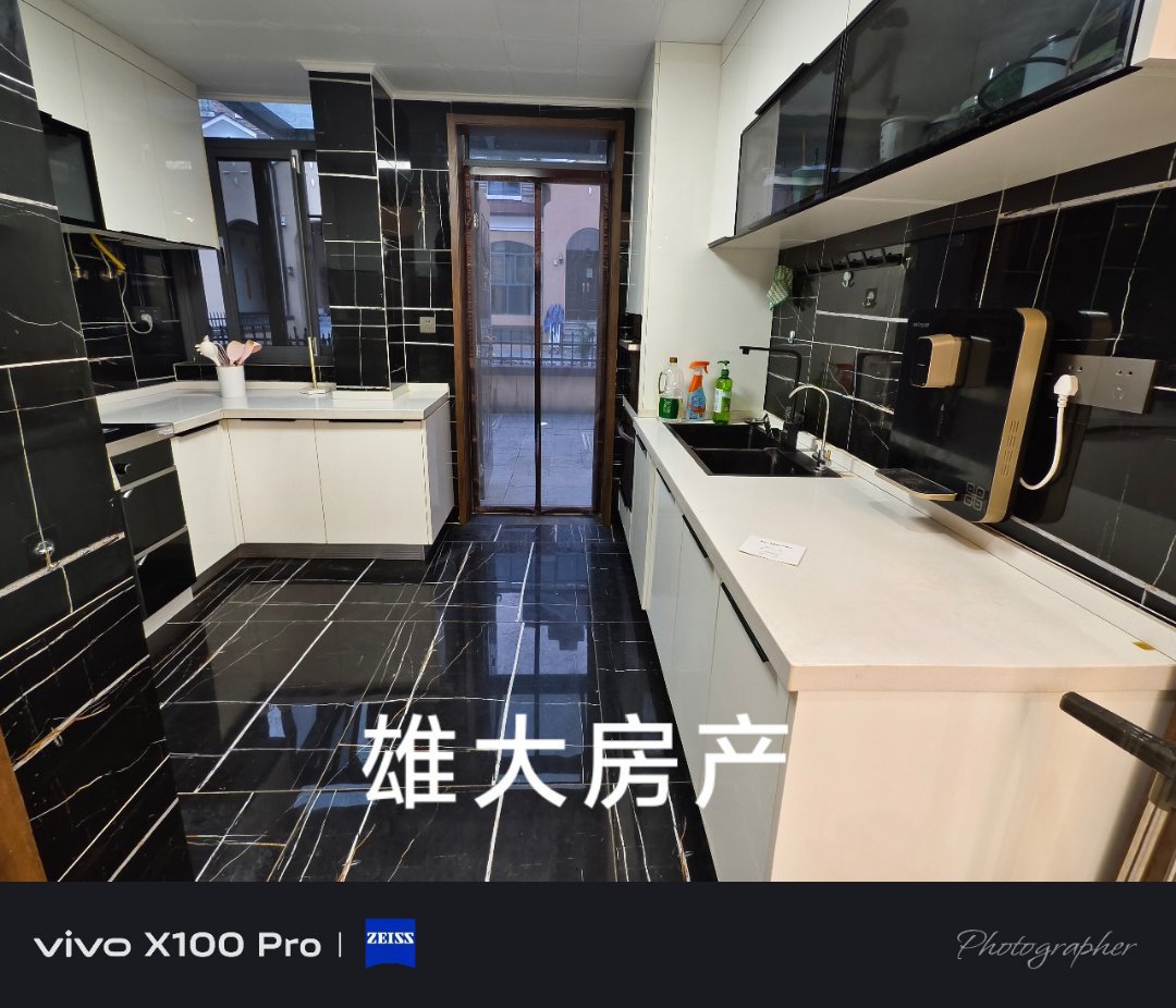 香山湖景天城,湖景天成豪华装修别墅出售5室3厅3卫加前后花园10