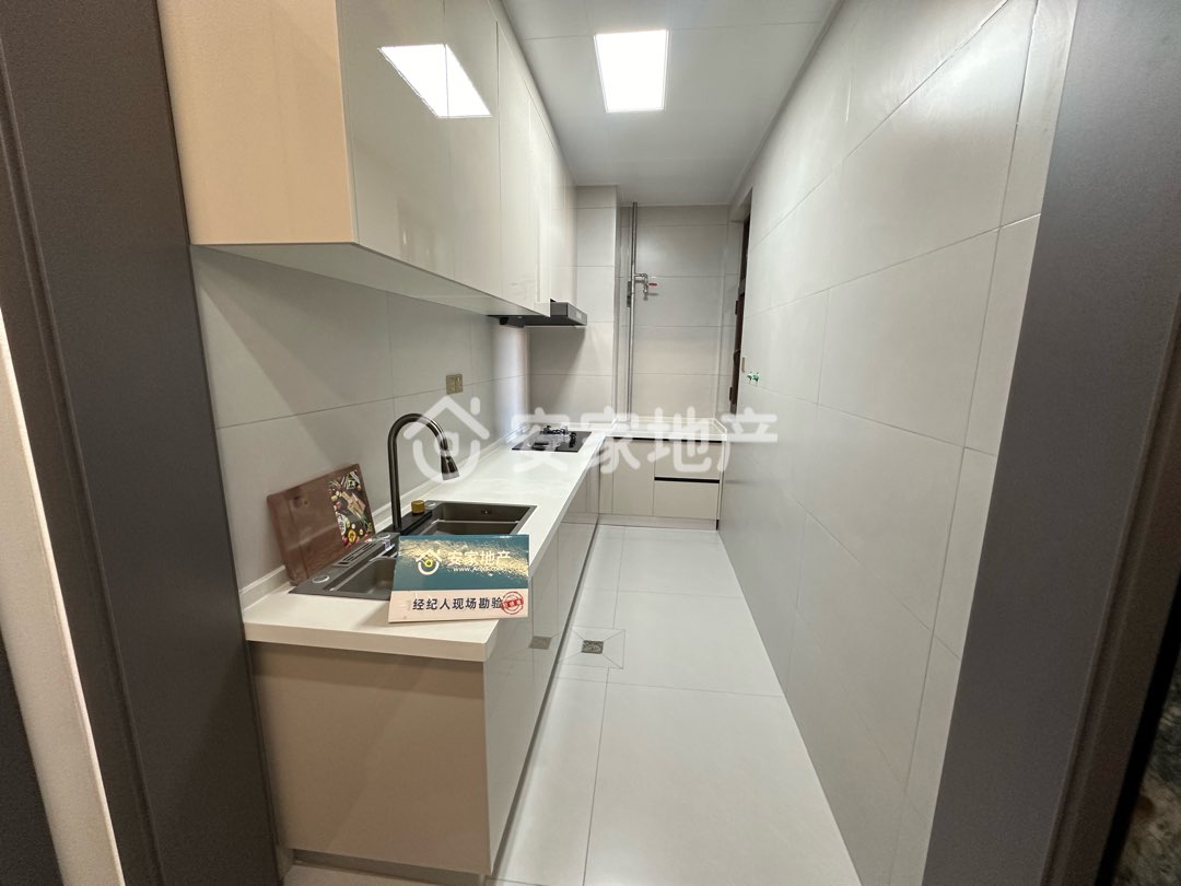 西建天茂和郡,精装未住 西建天茂和郡 电梯中层 不满二7