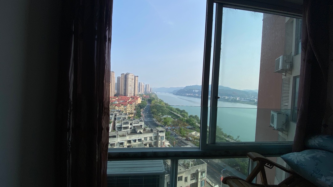 城南滨江河畔,城南滨江河畔普通3室2厅2卫2阳台出售 送超大阳台,江景房。2
