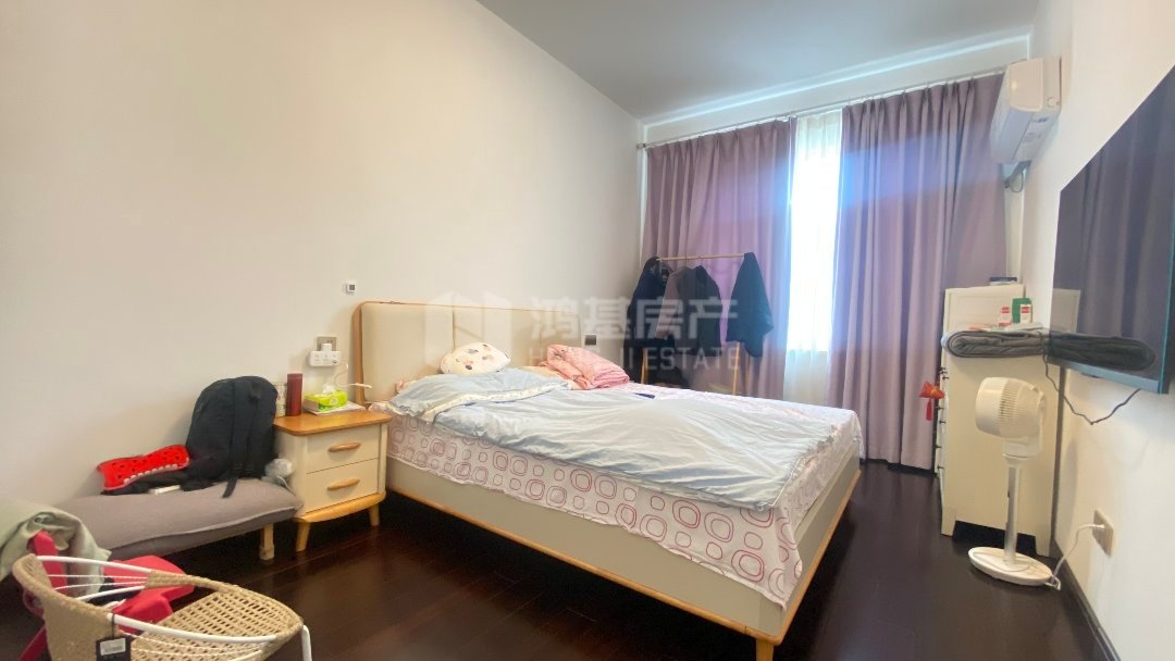 东方塞纳,东方塞纳周边配套完善,泳池健身影院一应俱全2