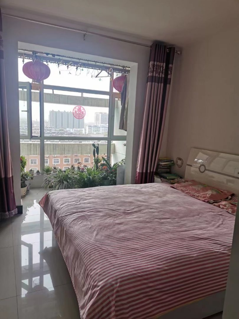 大修厂小区,大修厂106平三室两厅南北通透精装,正常卖4