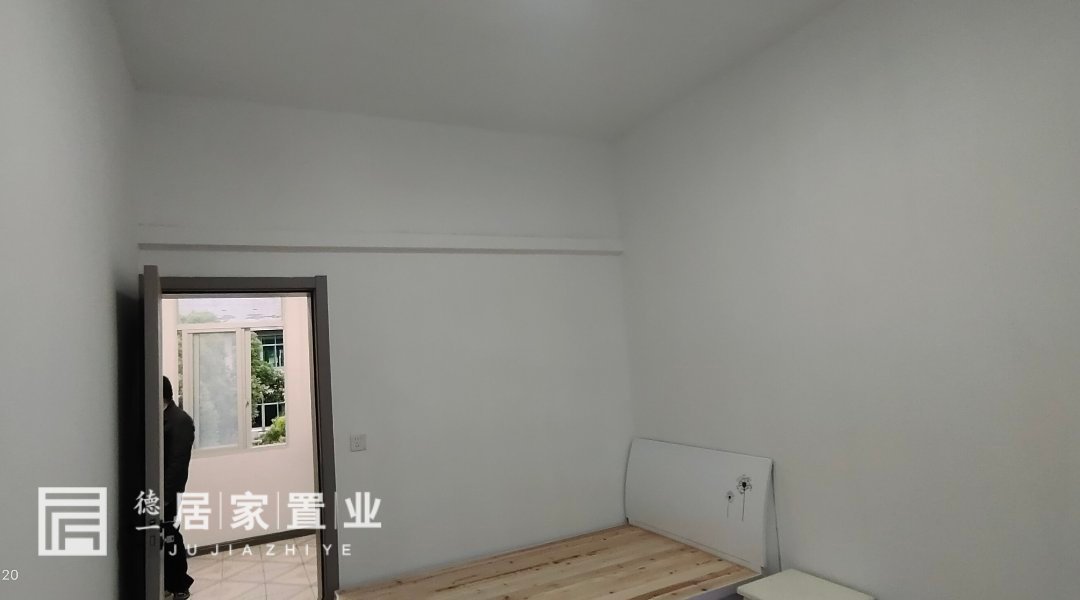 电影公司小区,建设街城中实验小学旁边,电影公司,2房,有院子3