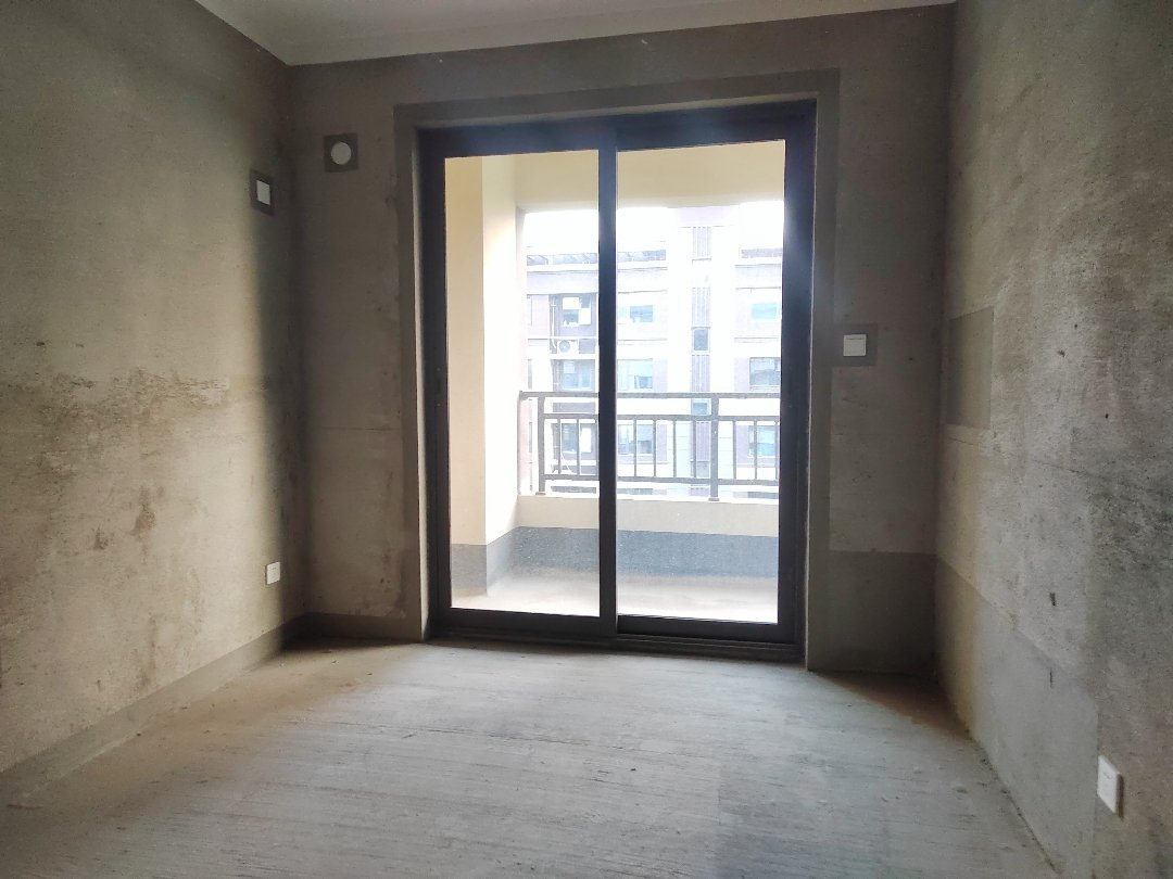 建业桂园东府,建业东府 洋房 6层共7层 有车位有钥匙11