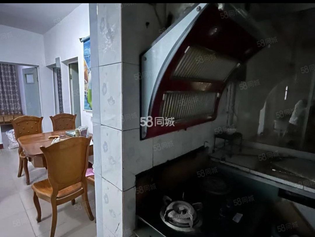 10号区,10区三楼,房东诚心出售,采光好,交通便利,3