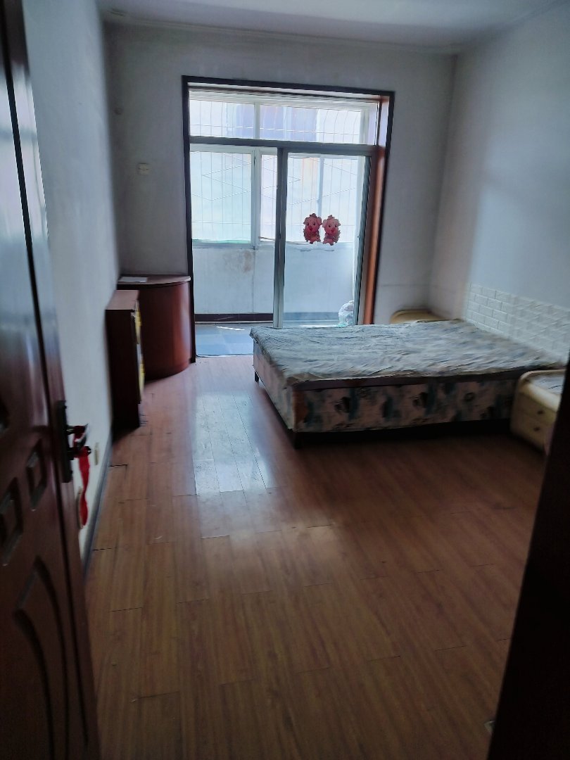 如意小区,南大街如意小区步梯二层三室两厅两卫大红本过户费低8