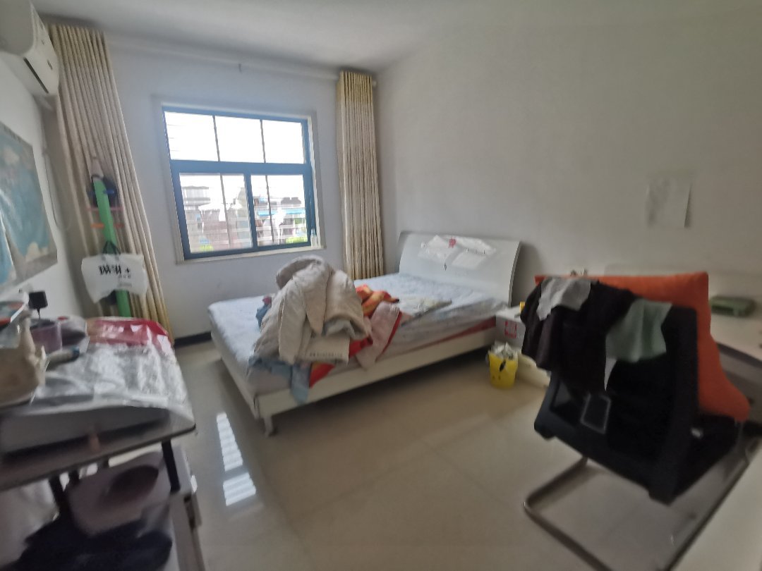 恒园鸿景港湾,彩光好,老证过户费用低,看房打电话2