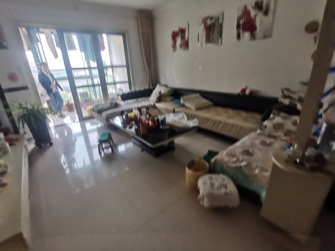 恒园鸿景港湾,彩光好,老证过户费用低,看房打电话9