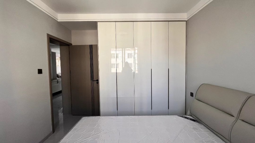 丽景园B区,丽景园精装修两室出售,急售。支持按揭。2