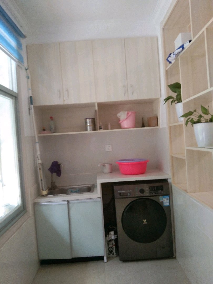 机械工业公司,东风路南门河游园旁,实小二中一中二小近,带大院子。装修了一年4