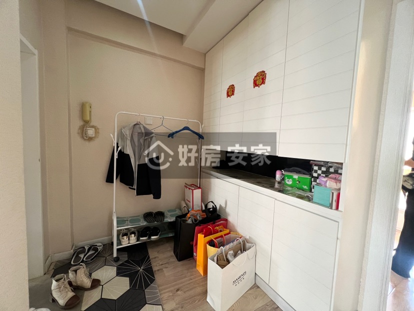 万隆和馨园一期,SY和馨园商品 南北通透!精装 步梯7层非顶6