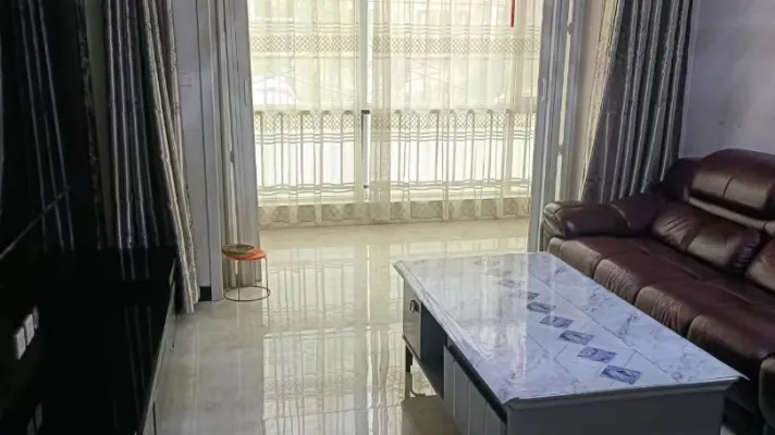三居 家具家电齐全 拎包入住