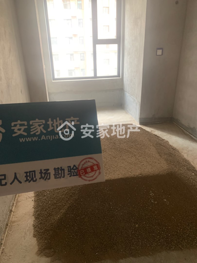 西建蓝湾半岛,五月精选。业主包大税,诚心出售,随时看房,小区便宜的一套房12