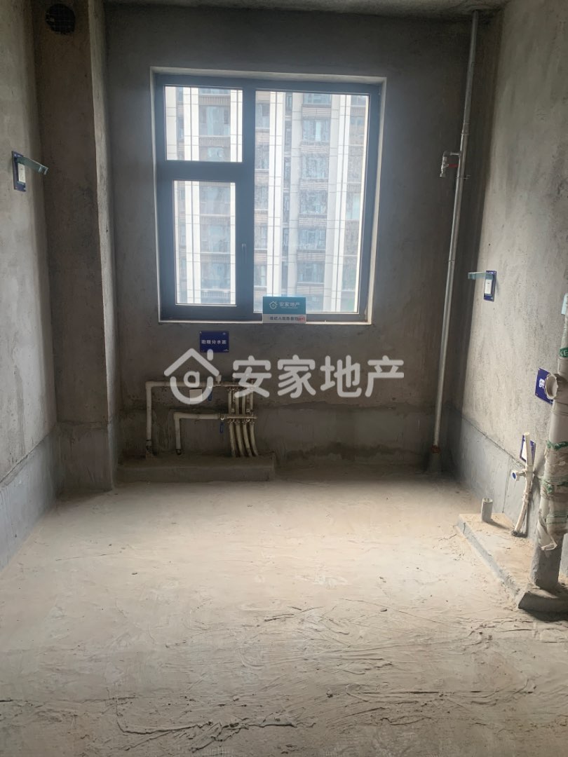 西建蓝湾半岛,五月精选。业主包大税,诚心出售,随时看房,小区便宜的一套房8