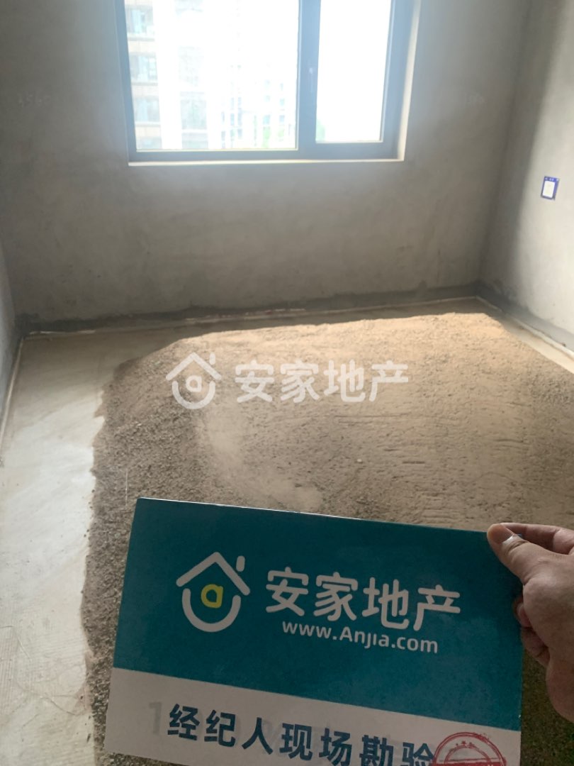 西建蓝湾半岛,五月精选。业主包大税,诚心出售,随时看房,小区便宜的一套房4