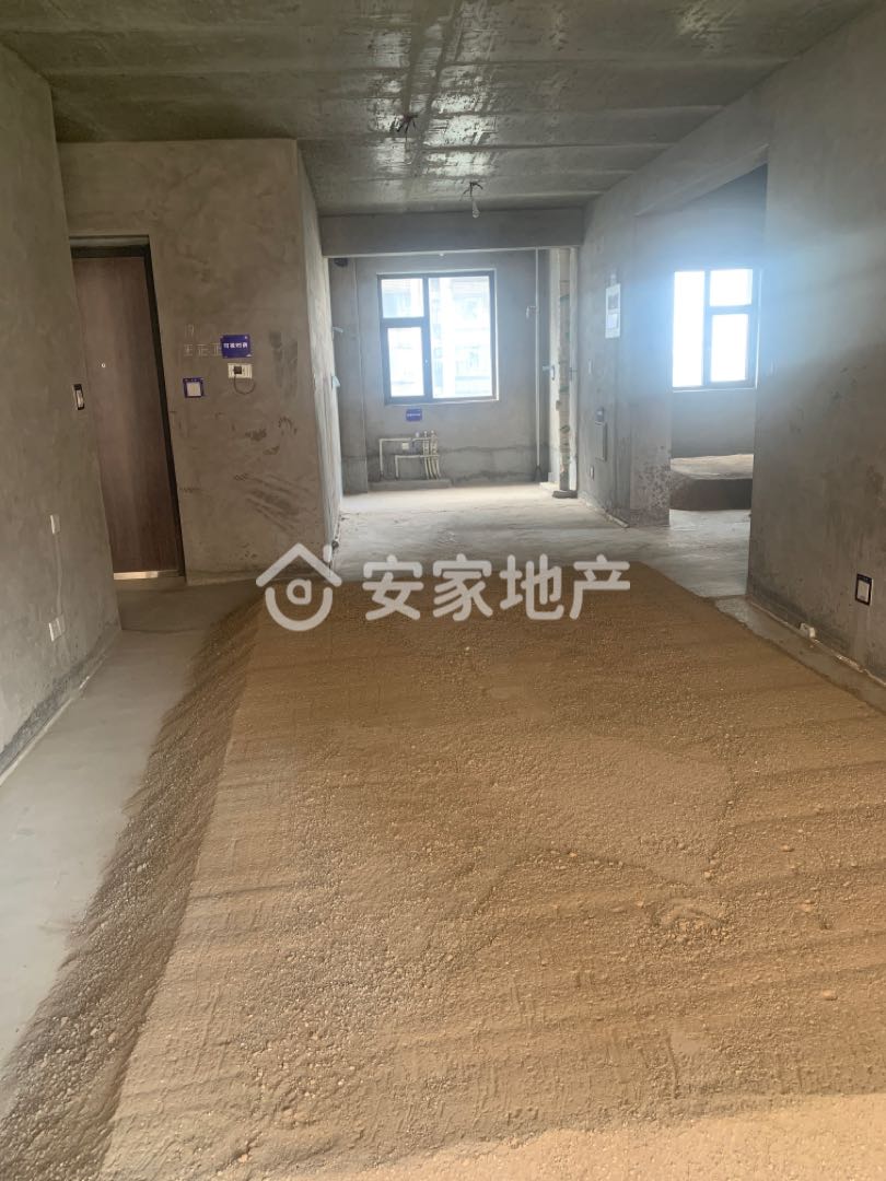 西建蓝湾半岛,五月精选。业主包大税,诚心出售,随时看房,小区便宜的一套房3