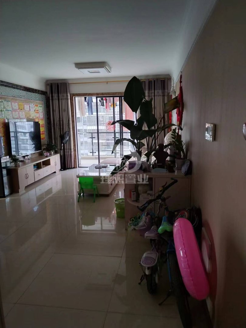 广安公园里,汽车站动车站旁边,迎龙区中心地段1