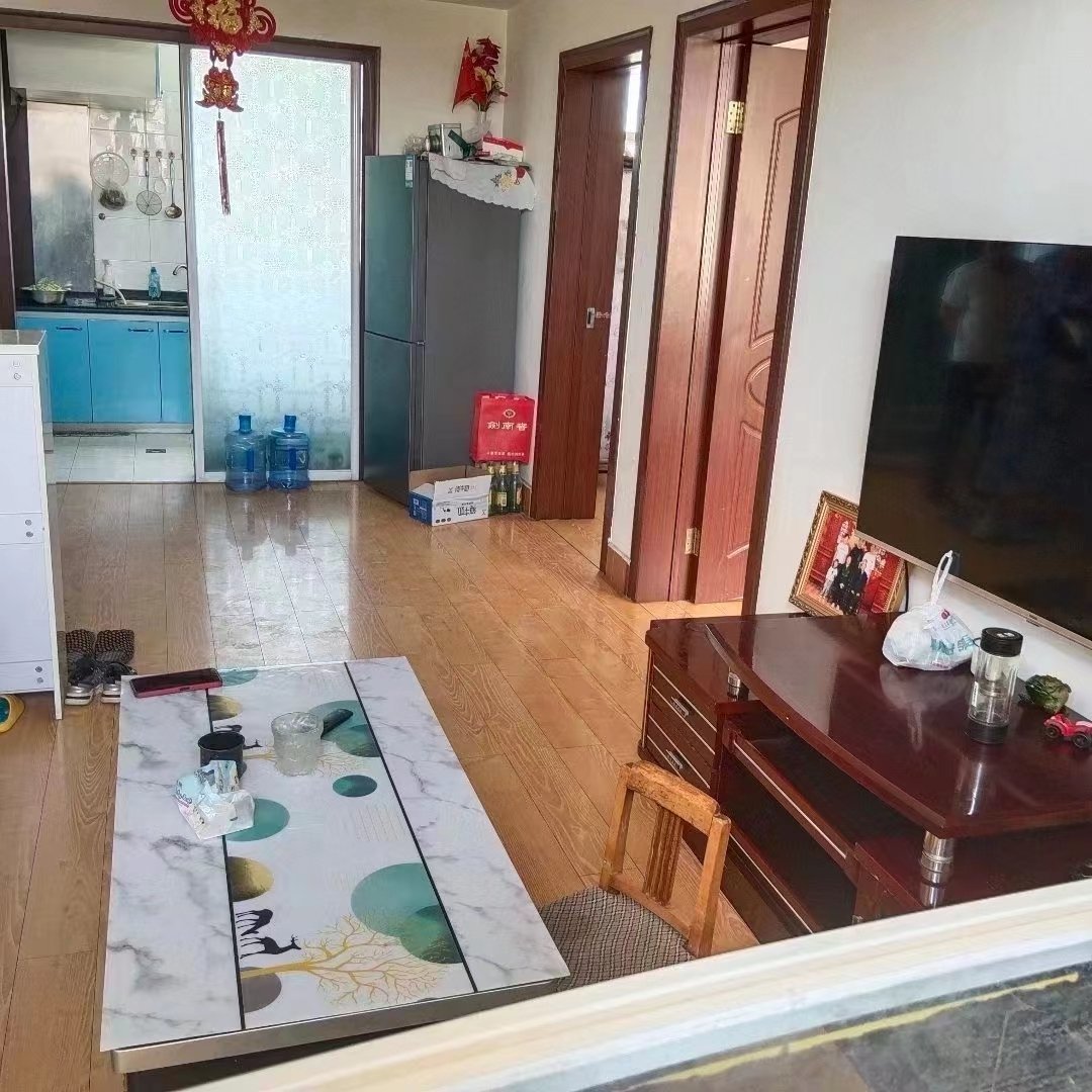 21区,21区4楼 两室一厅 带家具家电 离七小近3