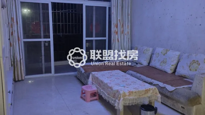 盛象小区三房两厅精装出售,可租,江南学校就对面,交通方便