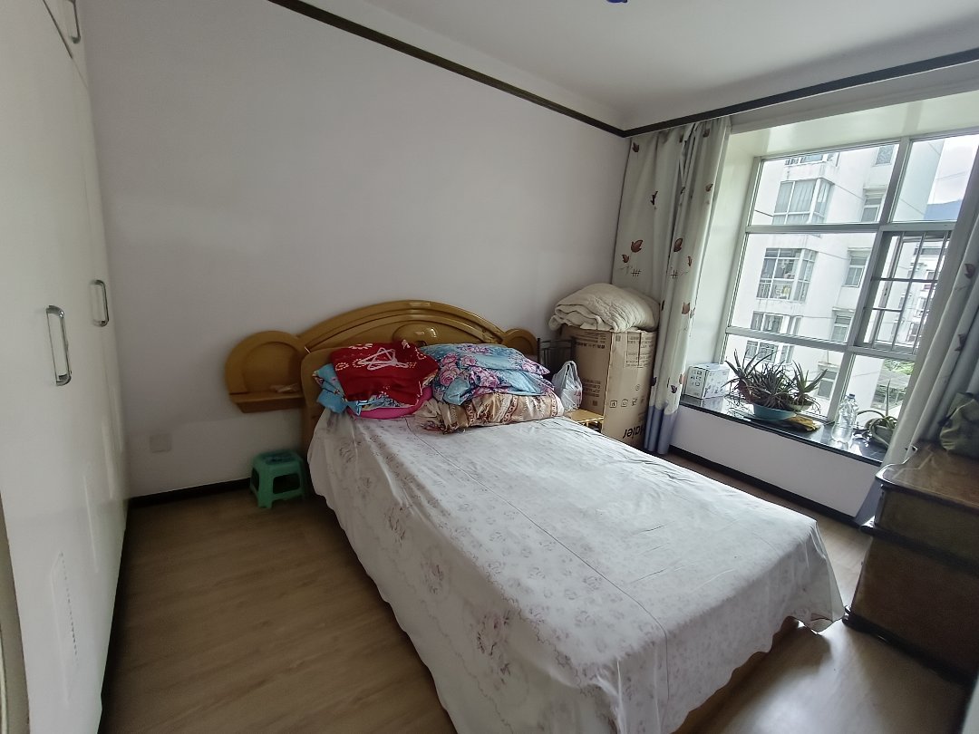 两江嘉苑,南河体育场旁两江嘉苑,3跃4,诚心出售12