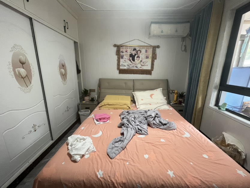 新松华鸿国樾府,国樾府 一楼带院 三十两厅 东边户 精装修 满二年 有车位2