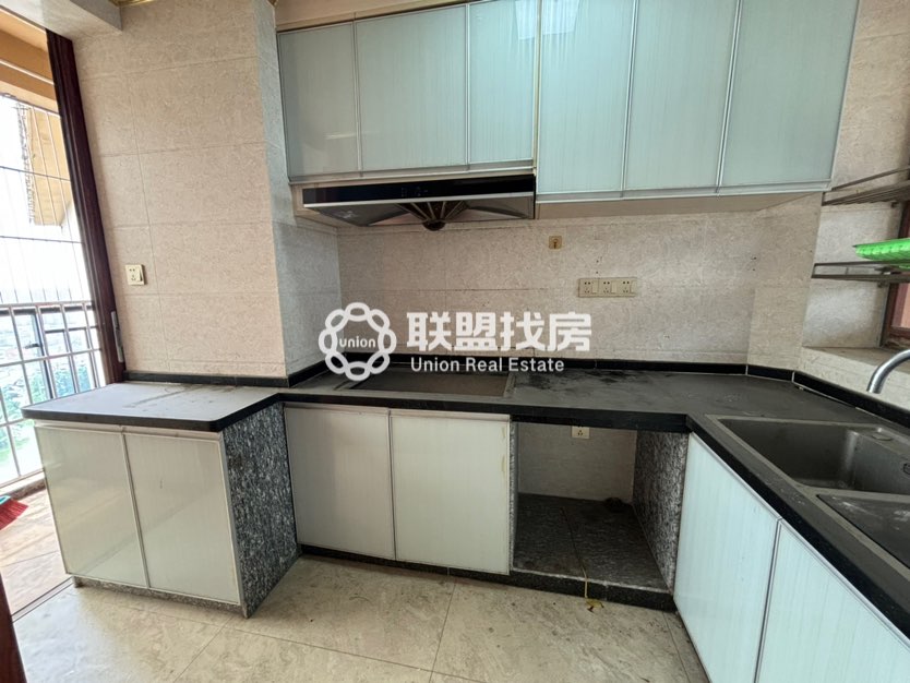 广汇东湖城,广汇东湖高楼层,无遮挡风景;精致户型,55万8