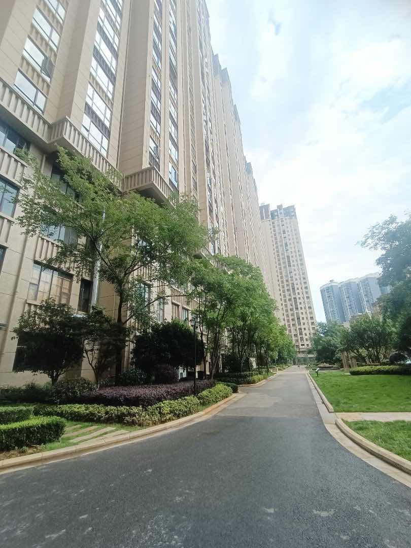 曲靖中心,城中心,出行方便,周围各大商超包围11