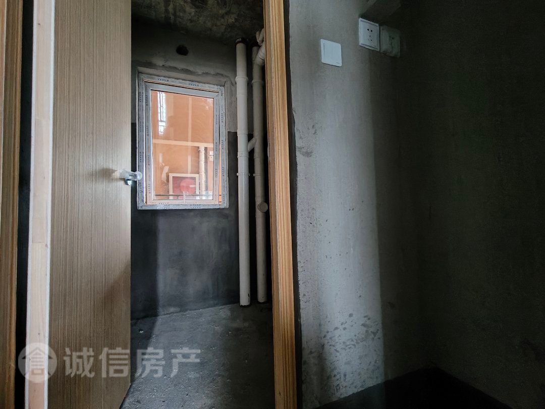 二机厂安置区,二机厂万里桥小区 4小老一中 电梯房配套齐全6