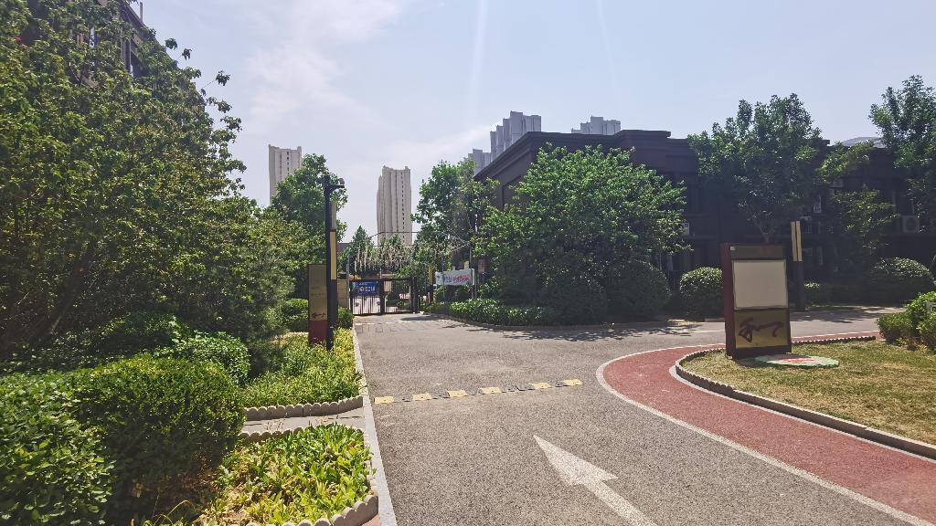 湖邸小区,次新小区,大两居室,诚心出售10