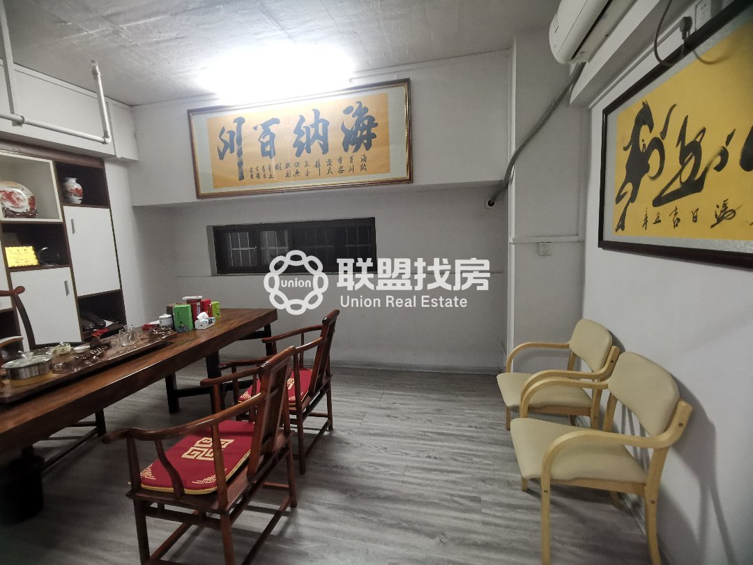 凯旋国际,凯旋国际二楼精装铺面已做好2层,带租出售4