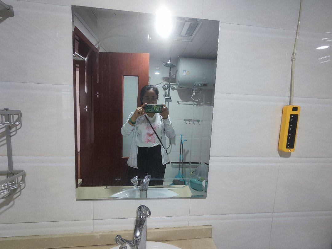 新城佳苑,新城佳苑两室两厅一卫精装修家具家电齐全拎包入住房东诚心出售9